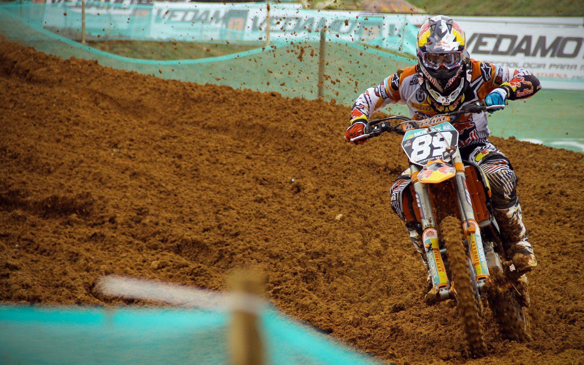 拉什福德巴塞罗那租借表现获赞誉,俱乐部或延长合作至新赛季