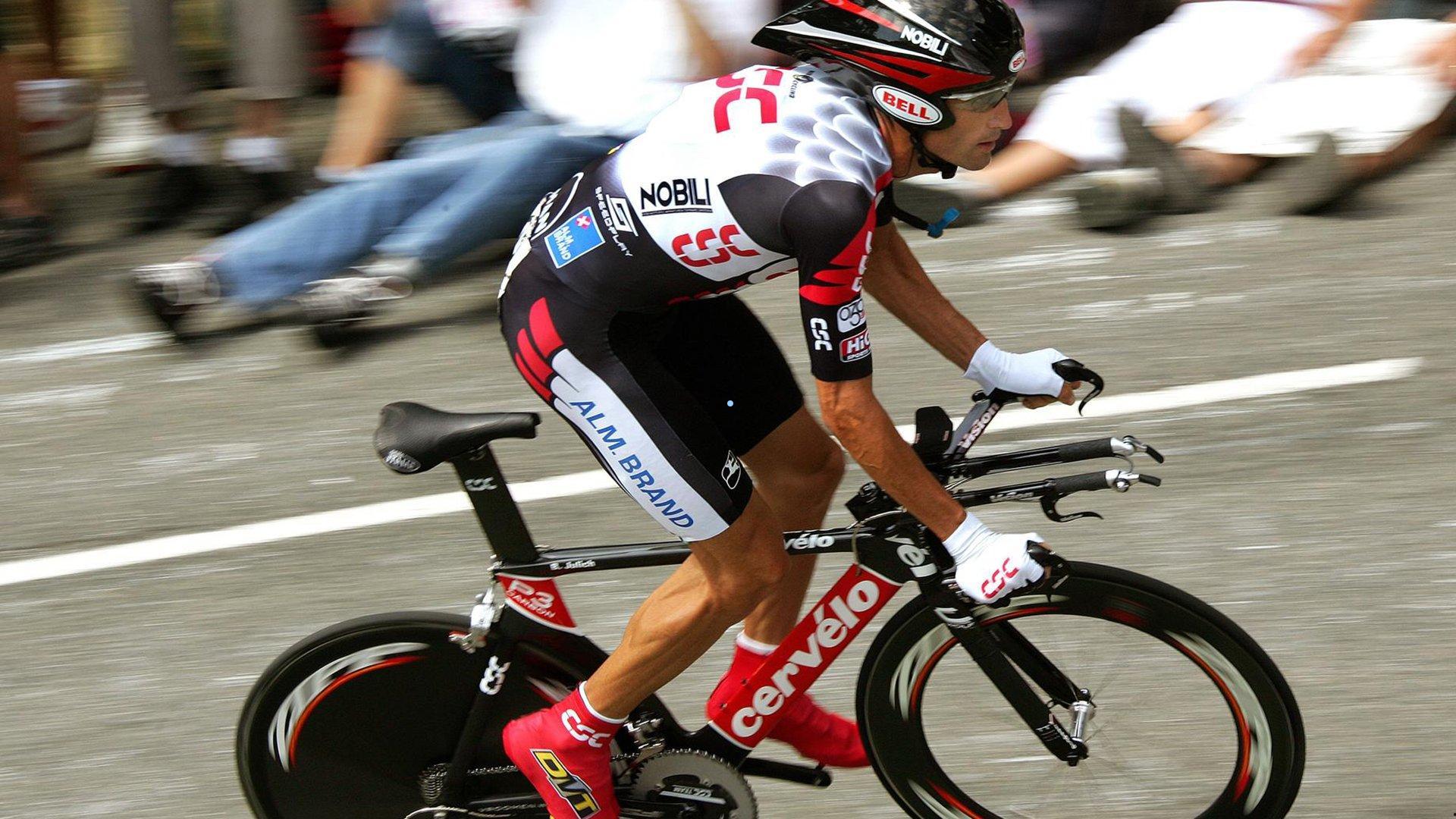 蒂亚戈·席尔瓦为内马尔鸣不平,外界评价有失公允,争议不应遮蔽足球才华