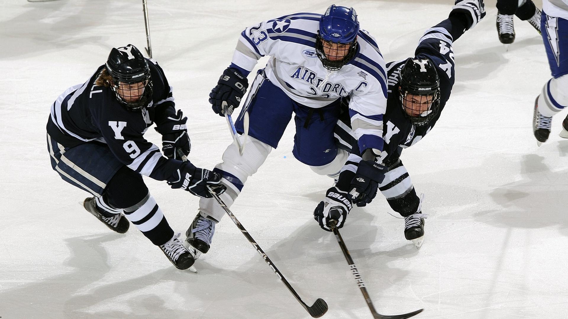 前F1名将蒙托亚犀利点评，梅赛德斯若双星持续闪耀，则无需招揽维斯塔潘